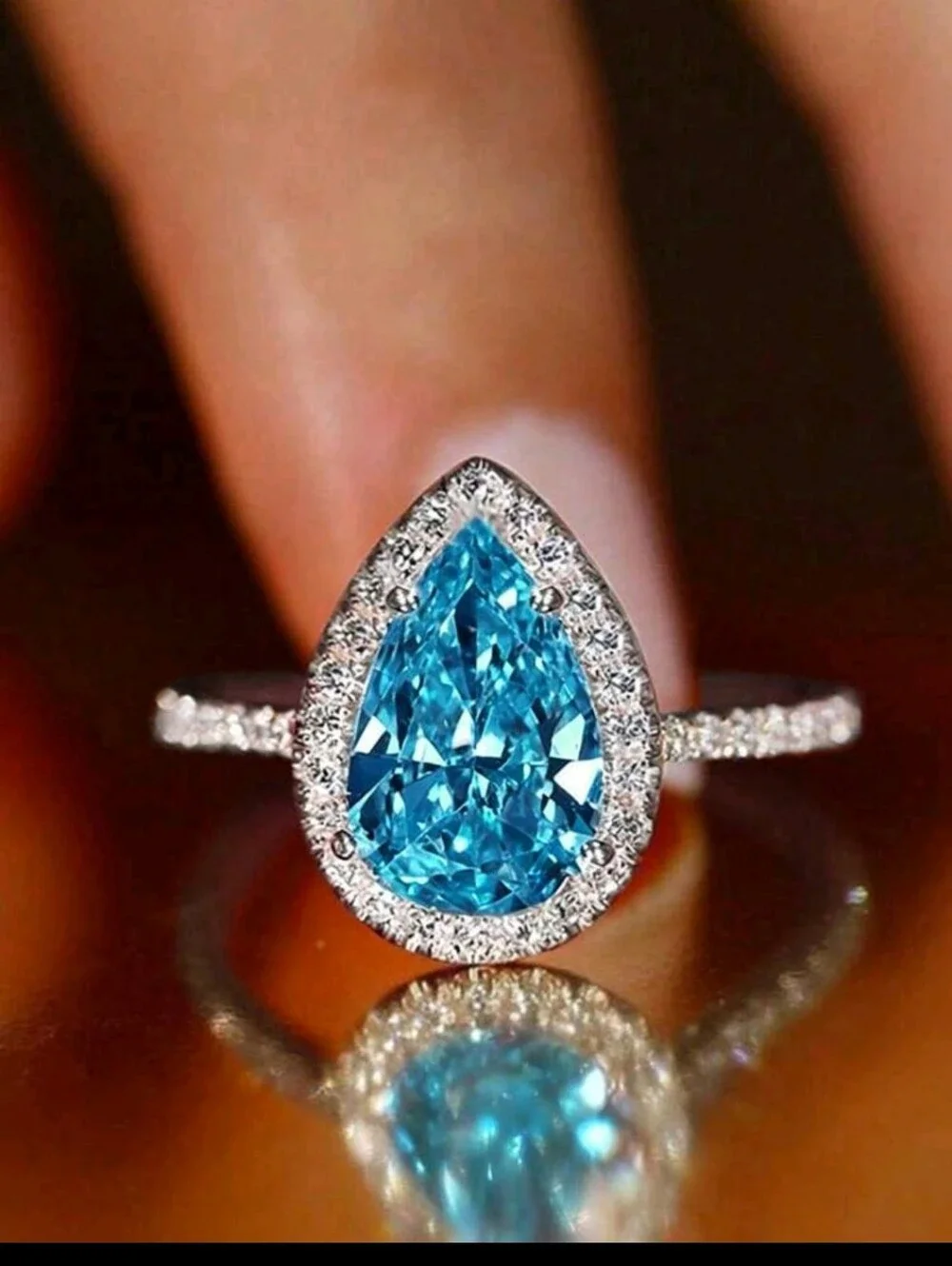 BRAND NEW ** Pear Shape Blue Halo Engagement Ring